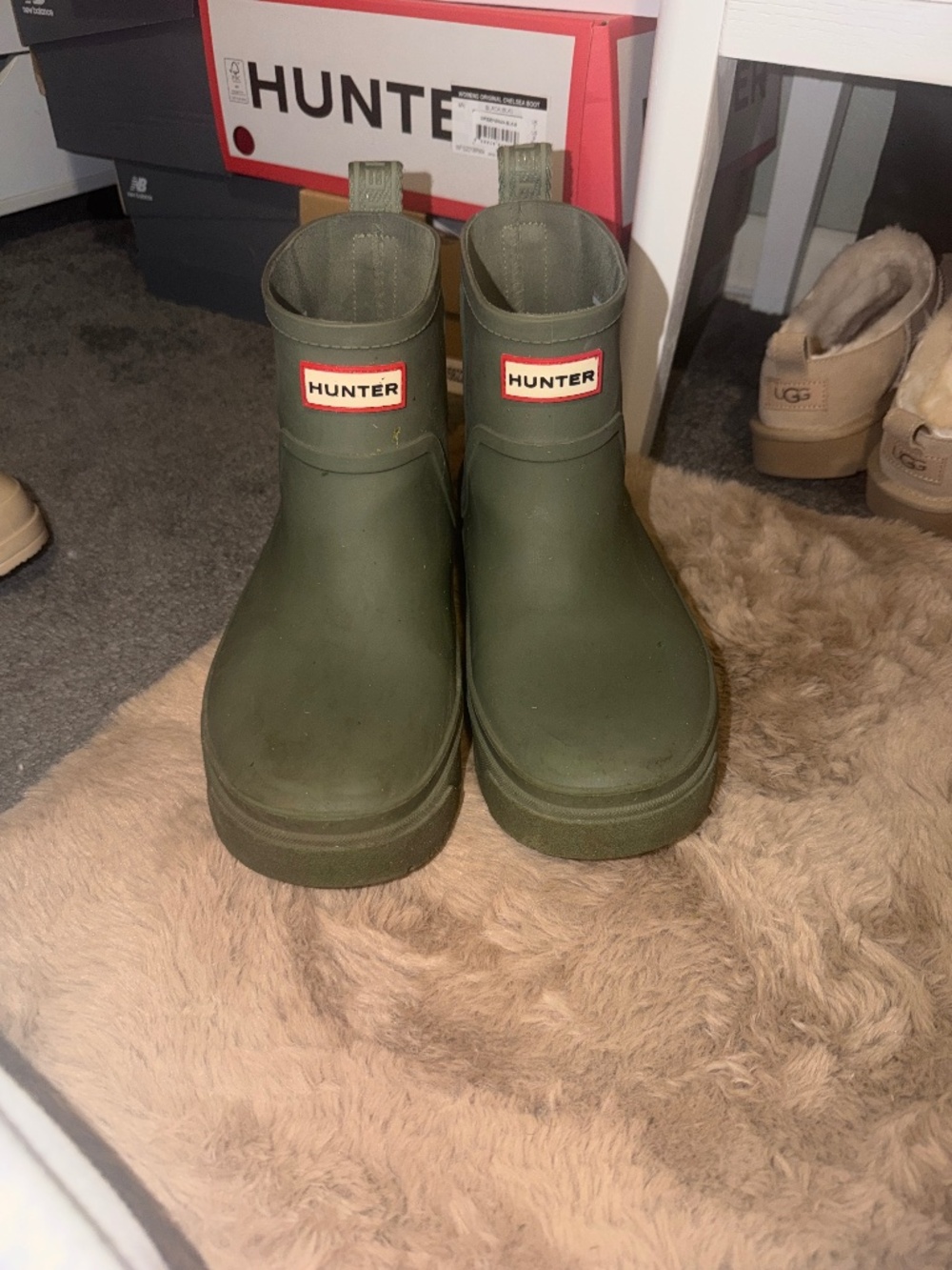 Woman hunter boots